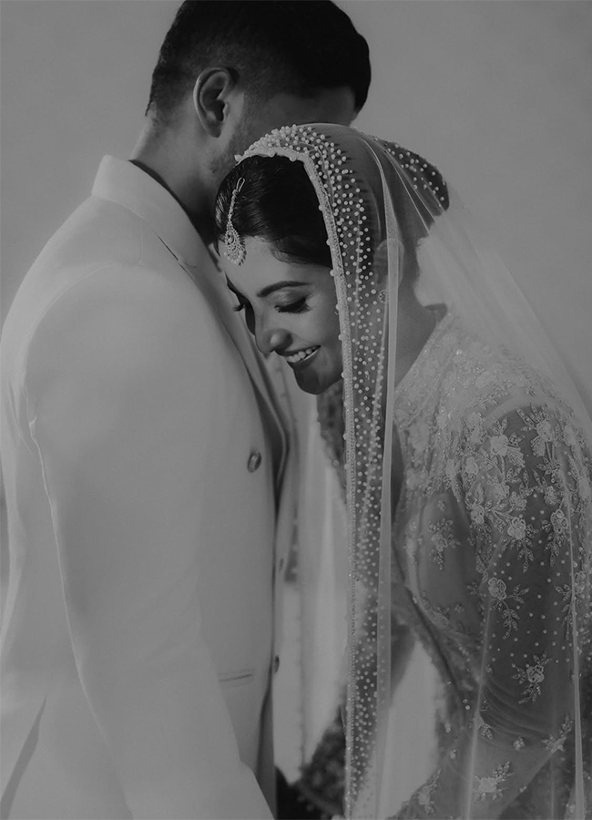 Nivedhithaa Sathish gets engaged to photographer shares photos19