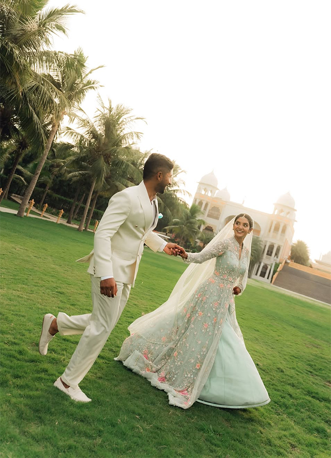 Nivedhithaa Sathish gets engaged to photographer shares photos3