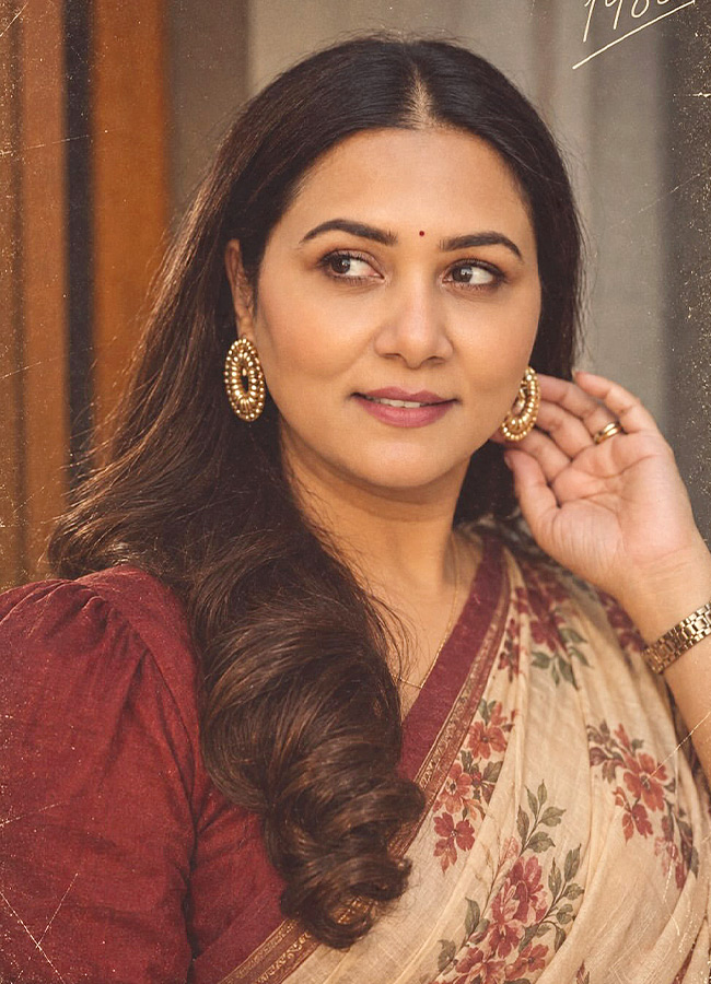 Sukumar With His Wife.. Stunning In 80's Retro Look (Photos)4
