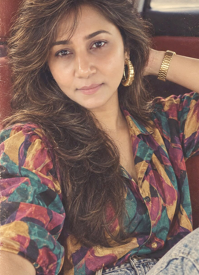 Sukumar With His Wife.. Stunning In 80's Retro Look (Photos)7