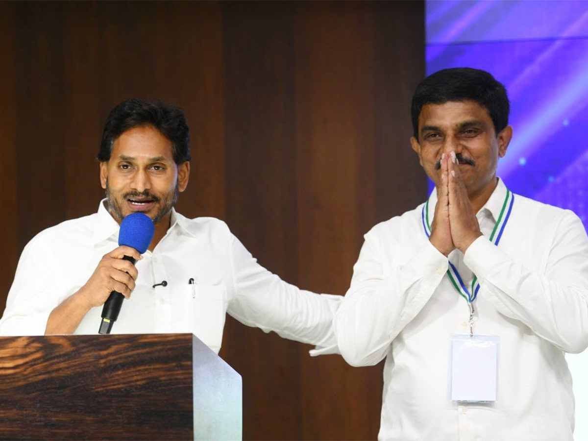 YS Jagan Meeting With Parchur Leaders Today HD Photos11
