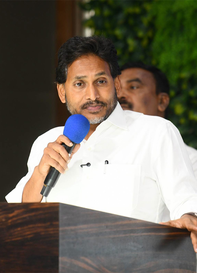 YS Jagan Meeting With Parchur Leaders Today HD Photos14