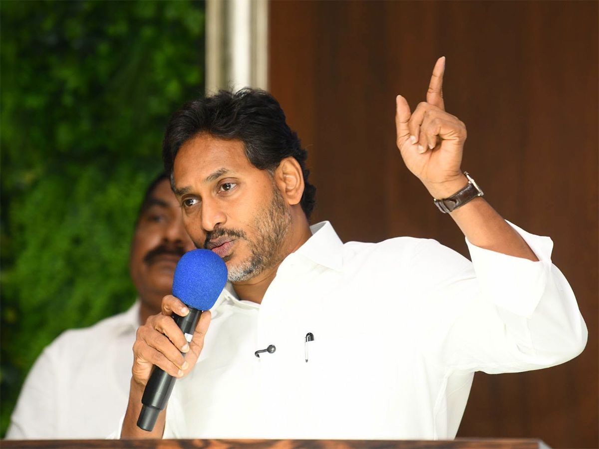 YS Jagan Meeting With Parchur Leaders Today HD Photos3