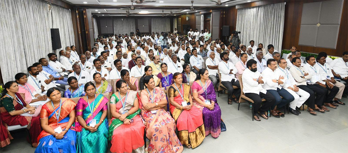 YS Jagan Meeting With Parchur Leaders Today HD Photos5