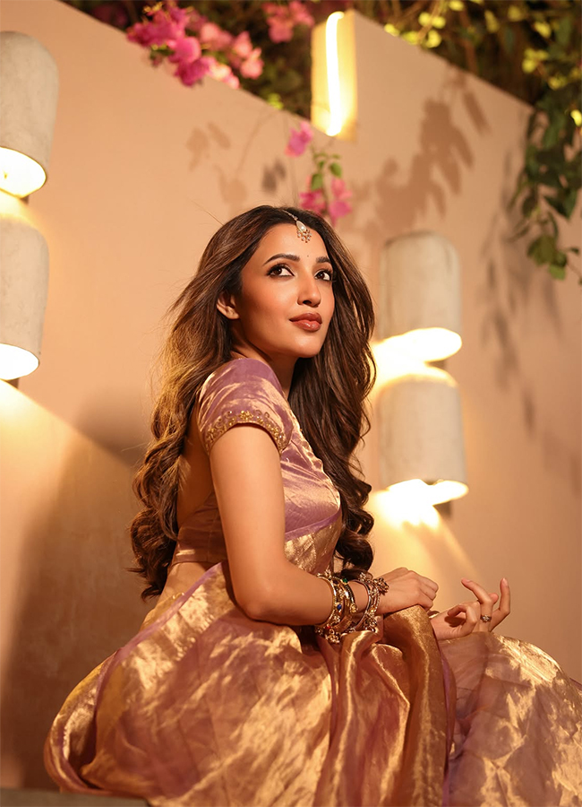 Actress Neha Shetty Latest Photos Viral3