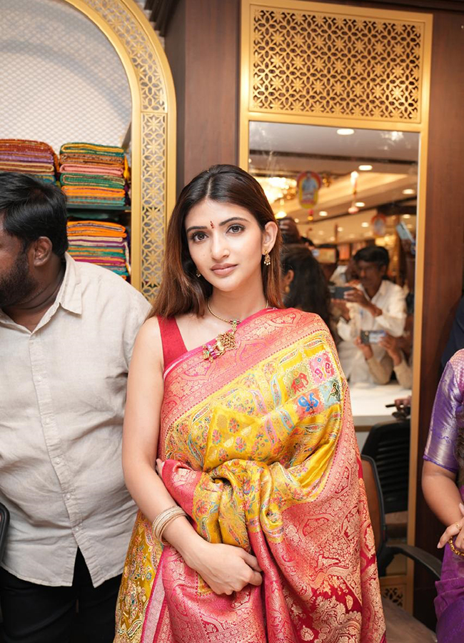 Actress Sreeleela Visited Nirmal The Chennai Shopping Mall10