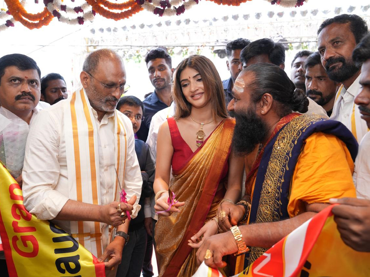 Actress Sreeleela Visited Nirmal The Chennai Shopping Mall2