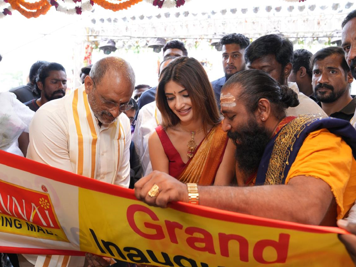 Actress Sreeleela Visited Nirmal The Chennai Shopping Mall4