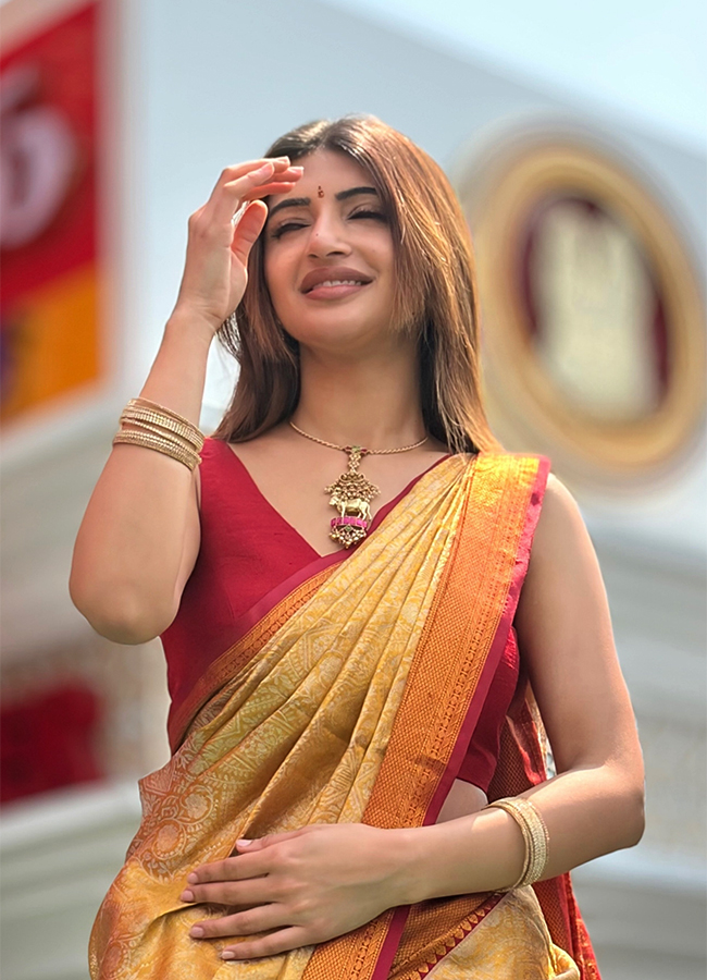 Actress Sreeleela Visited Nirmal The Chennai Shopping Mall7