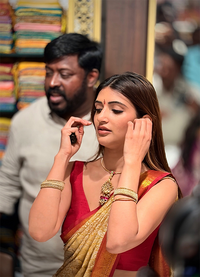 Actress Sreeleela Visited Nirmal The Chennai Shopping Mall8