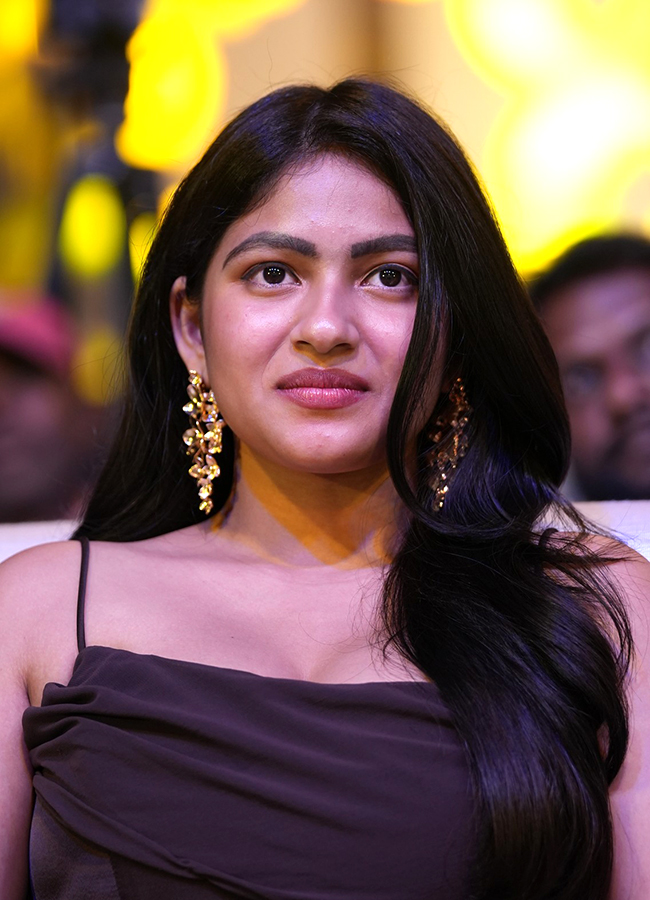 Thella Kaagitham Actress Nakshatra Modern Looks, Viral Photos10
