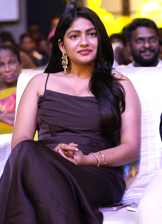 Thella Kaagitham Actress Nakshatra Modern Looks, Viral Photos2