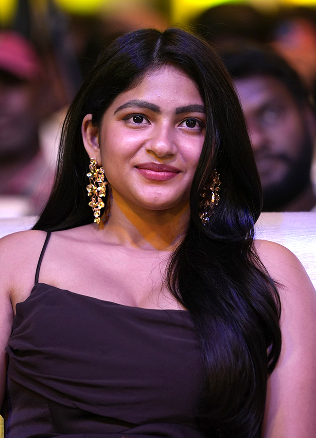 Thella Kaagitham Actress Nakshatra Modern Looks, Viral Photos22