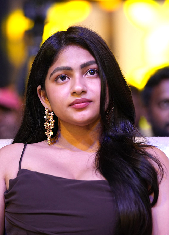 Thella Kaagitham Actress Nakshatra Modern Looks, Viral Photos4