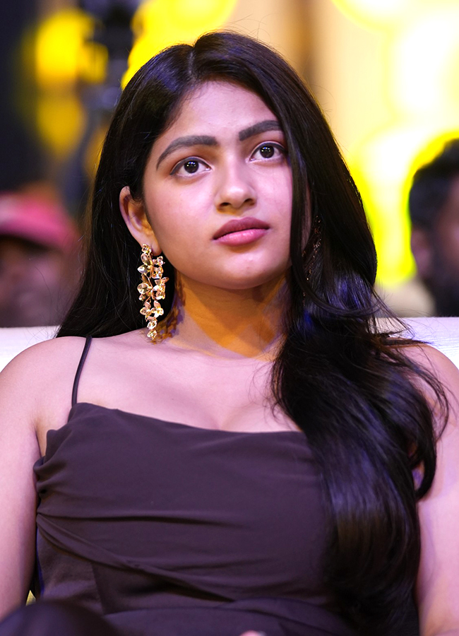 Thella Kaagitham Actress Nakshatra Modern Looks, Viral Photos6