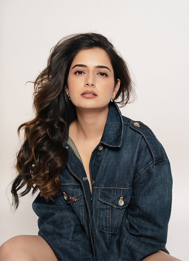 Actress Ashika Ranganath Latest Photos Viral3