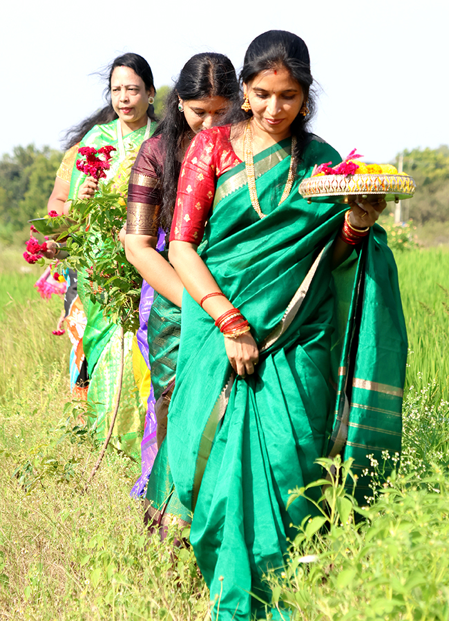 Bathukamma Celebrations 2026 Hyderabad HD Photos14