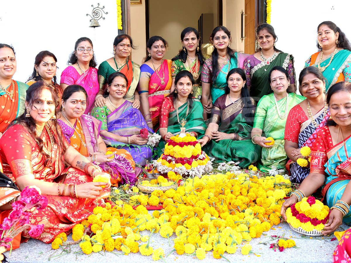 Bathukamma Celebrations 2026 Hyderabad HD Photos19
