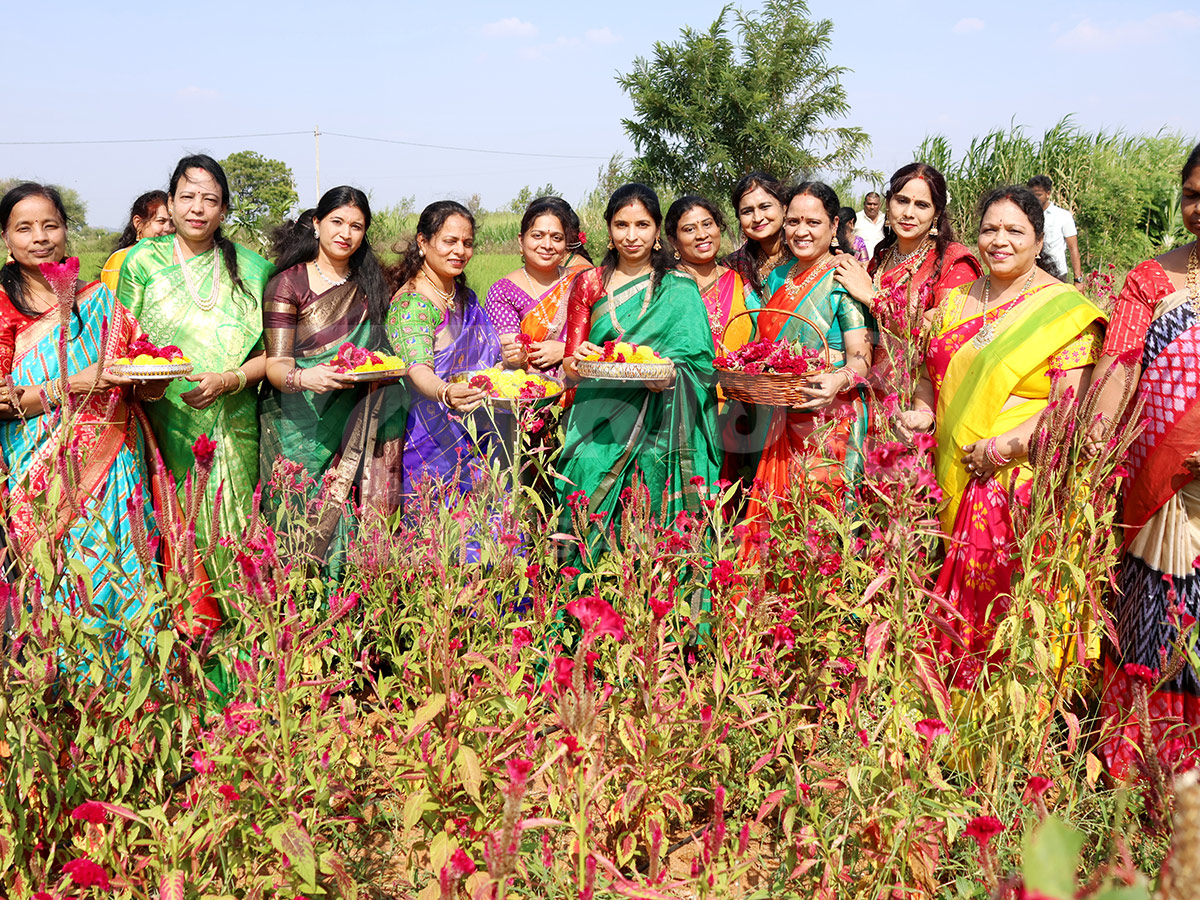 Bathukamma Celebrations 2026 Hyderabad HD Photos7