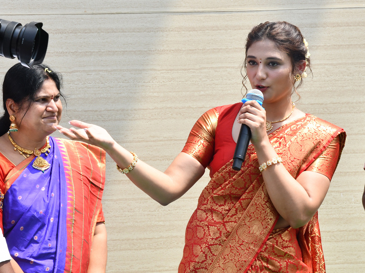 Film actress Ritika Nayak Creates a buzz in Nalgonda11