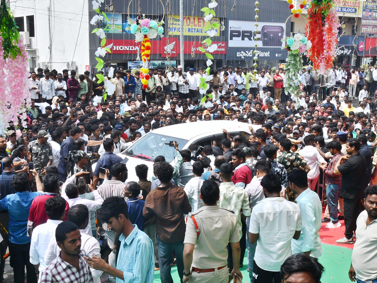 Film actress Ritika Nayak Creates a buzz in Nalgonda13