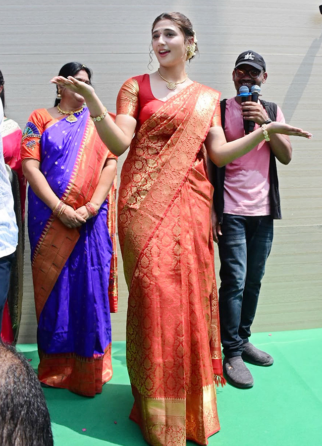 Film actress Ritika Nayak Creates a buzz in Nalgonda17