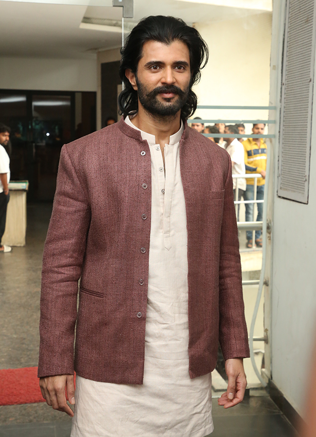 Ranabaali Movie : Vijay Deverakonda Interview Photos latest photos11