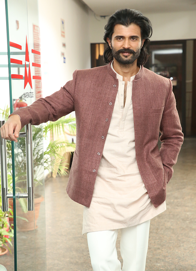 Ranabaali Movie : Vijay Deverakonda Interview Photos latest photos13