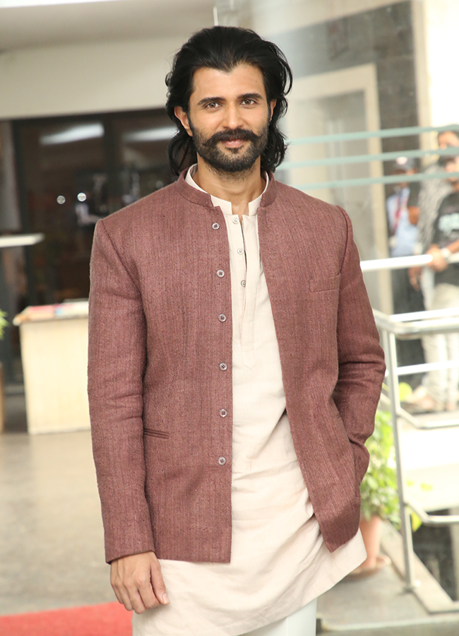 Ranabaali Movie : Vijay Deverakonda Interview Photos latest photos16