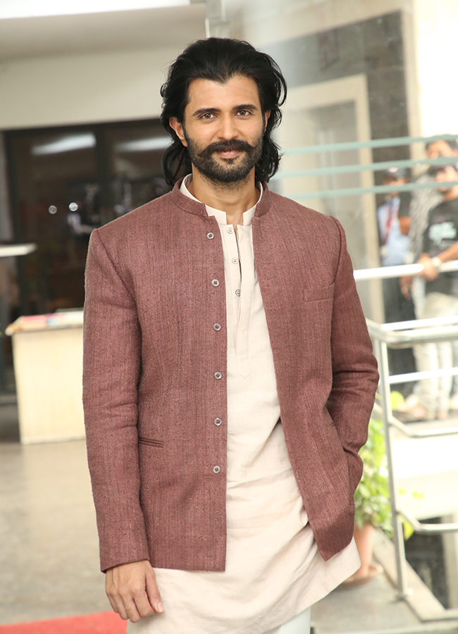 Ranabaali Movie : Vijay Deverakonda Interview Photos latest photos17