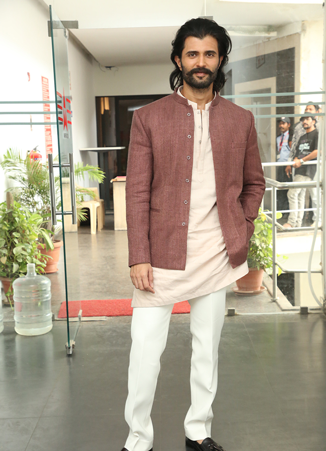 Ranabaali Movie : Vijay Deverakonda Interview Photos latest photos18
