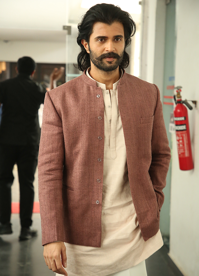 Ranabaali Movie : Vijay Deverakonda Interview Photos latest photos19