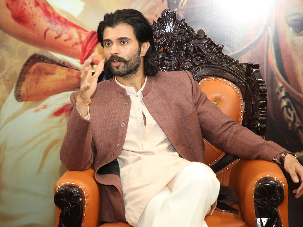 Ranabaali Movie : Vijay Deverakonda Interview Photos latest photos3