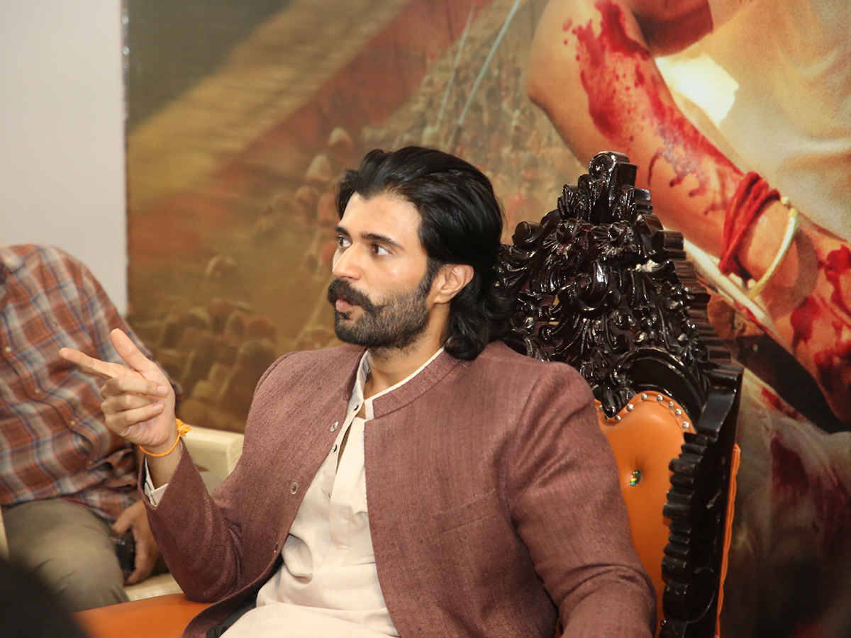 Ranabaali Movie : Vijay Deverakonda Interview Photos latest photos7