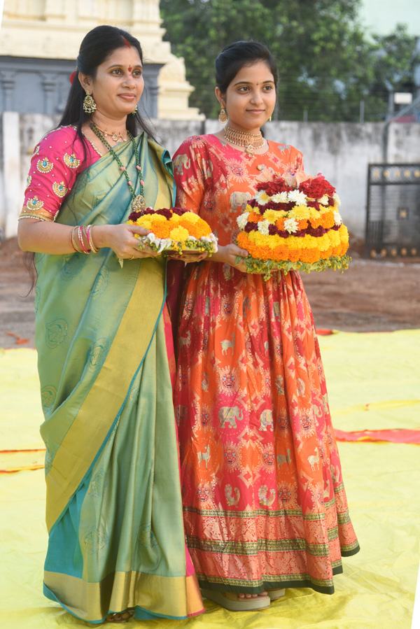  Engilipula Bathukamma Celebrations At Telangana2
