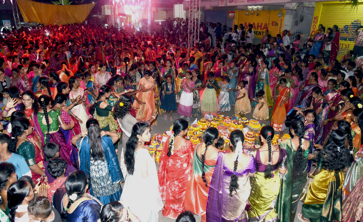  Engilipula Bathukamma Celebrations At Telangana18