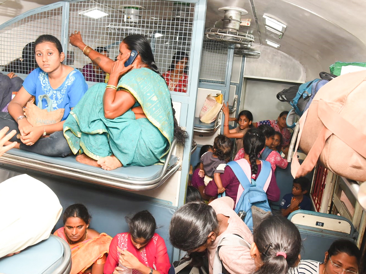 Dasara Holidays Trigger Heavy Railway Rush7
