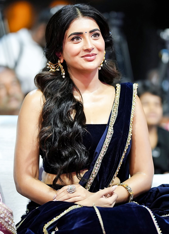 Rashi Singh Latest Photos 11