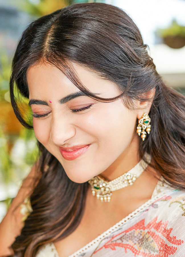 Rashi Singh Latest Photos 8