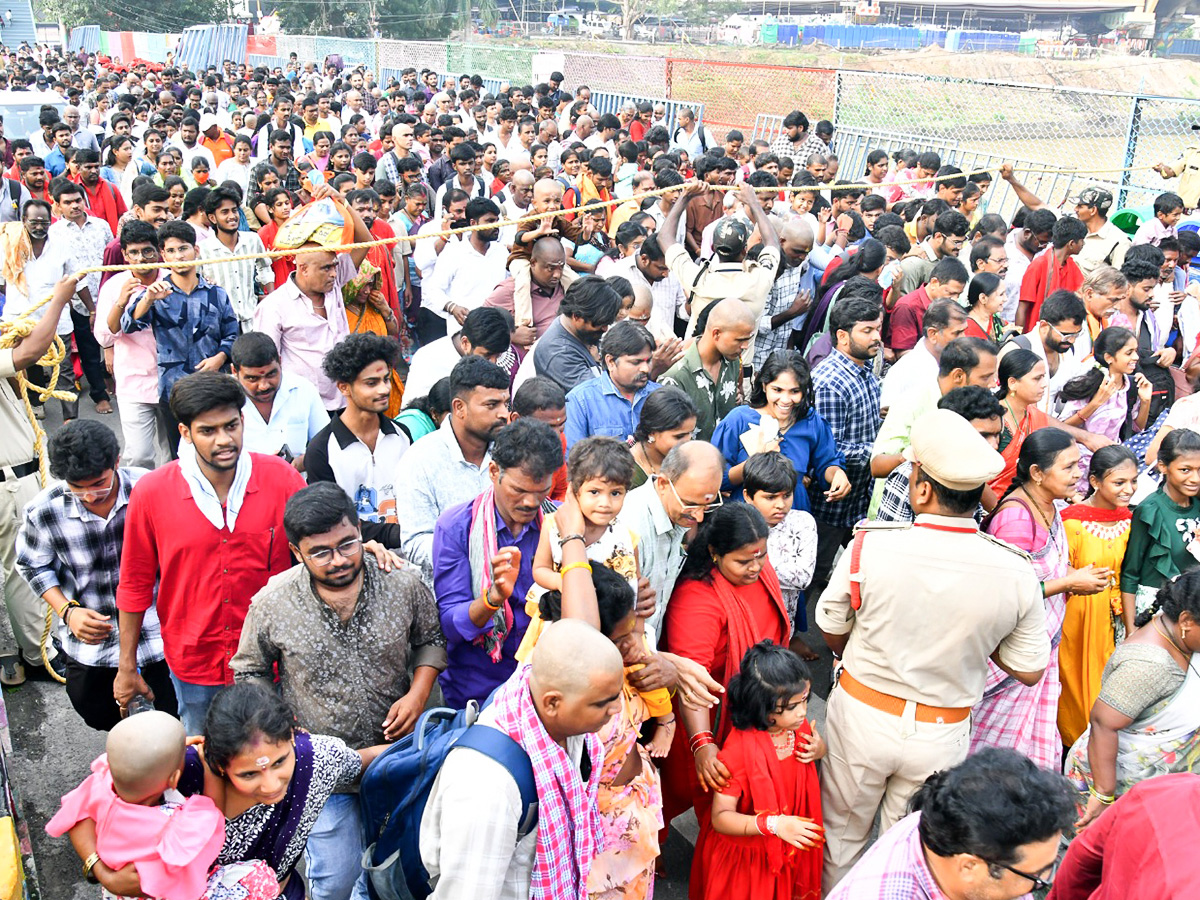 Indrakeeladri Dasara Celebrations Begin Photos13