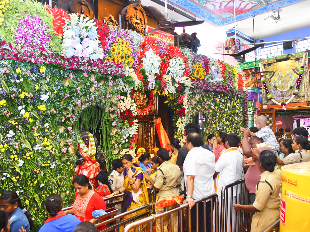 Indrakeeladri Dasara Celebrations Begin Photos15