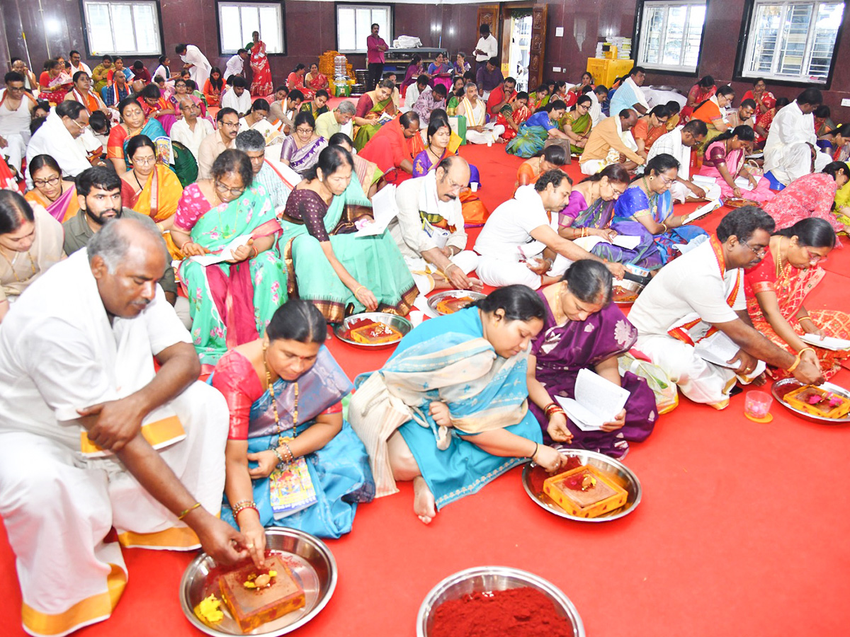 Indrakeeladri Dasara Celebrations Begin Photos18