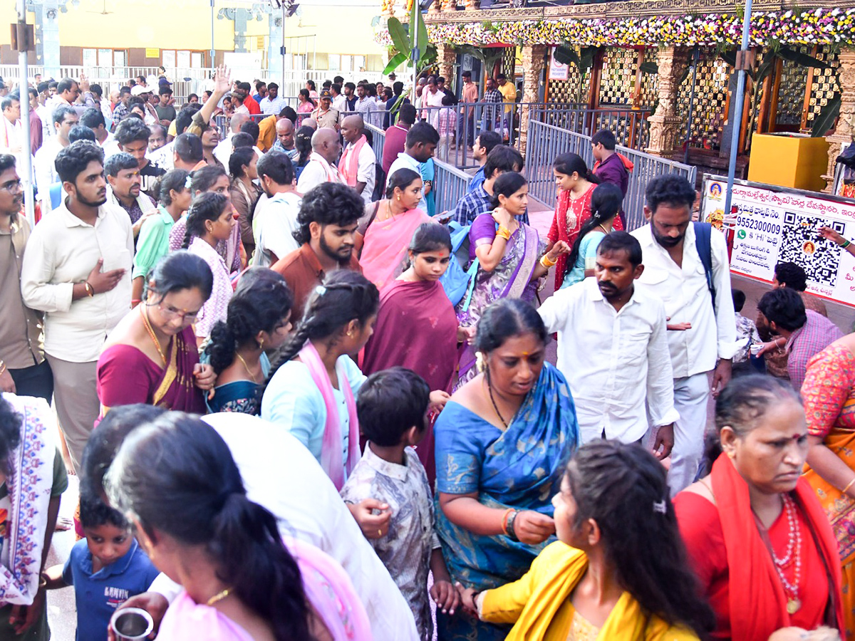 Indrakeeladri Dasara Celebrations Begin Photos23