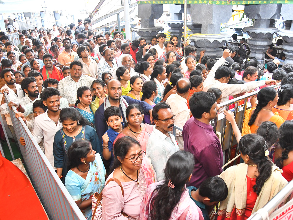 Indrakeeladri Dasara Celebrations Begin Photos24