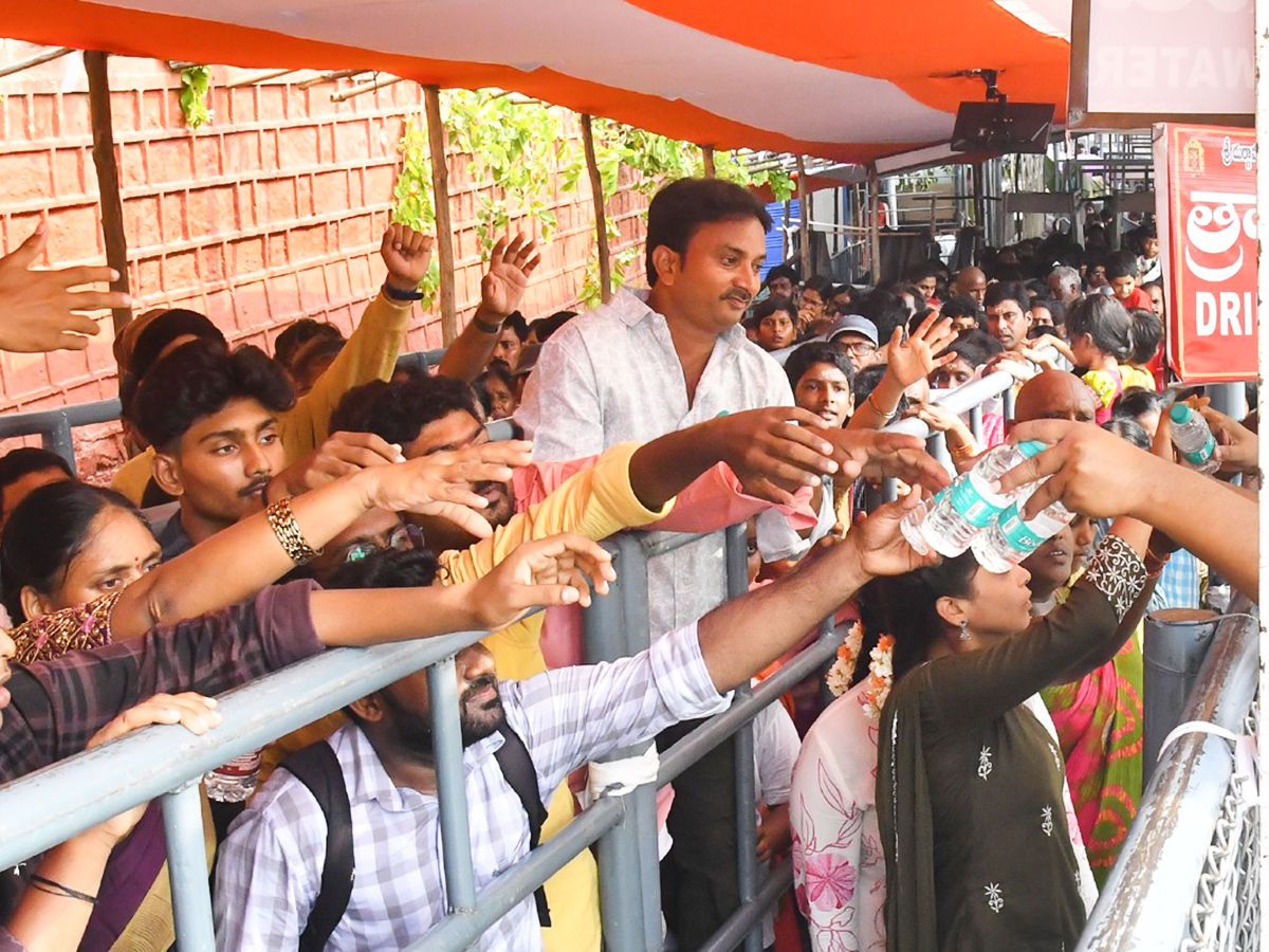 Indrakeeladri Dasara Celebrations Begin Photos25