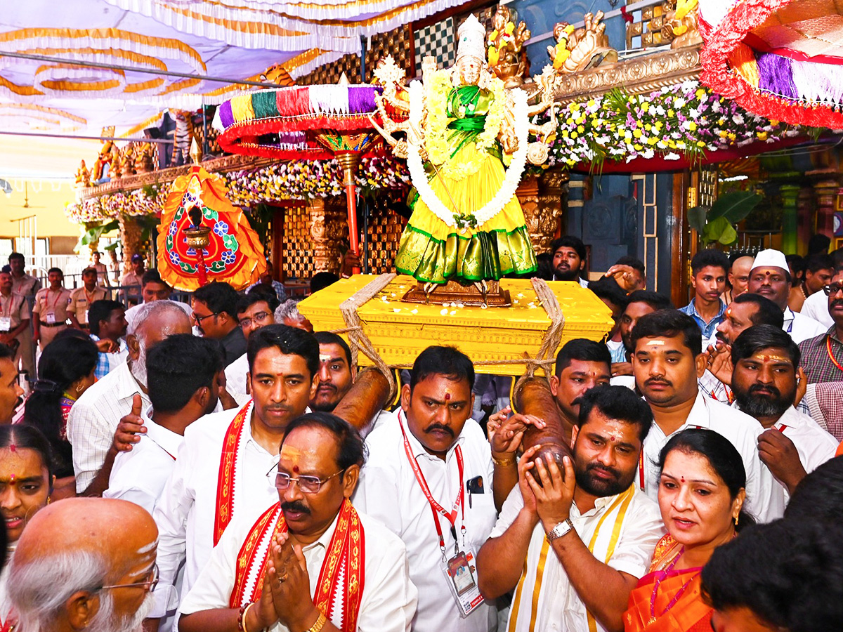 Indrakeeladri Dasara Celebrations Begin Photos6