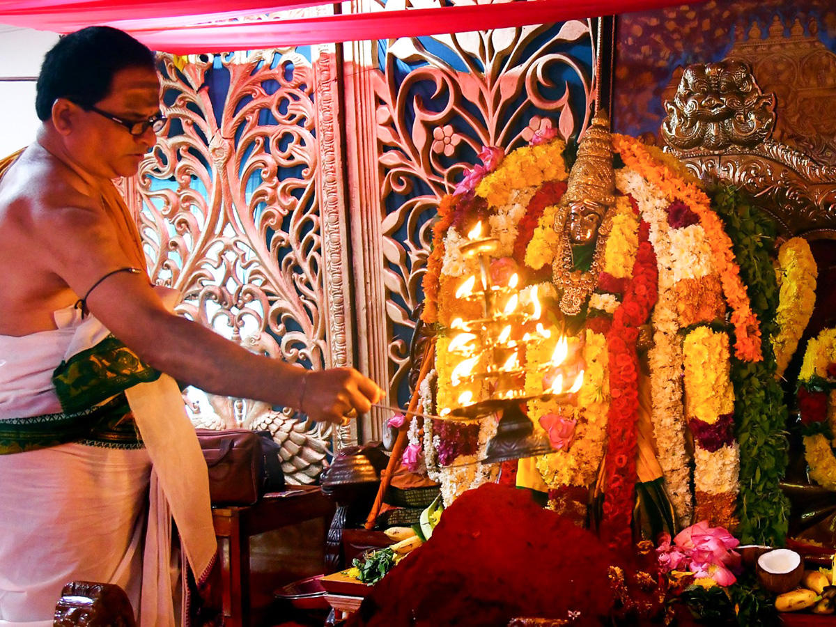 Indrakeeladri Dasara Celebrations Begin Photos10