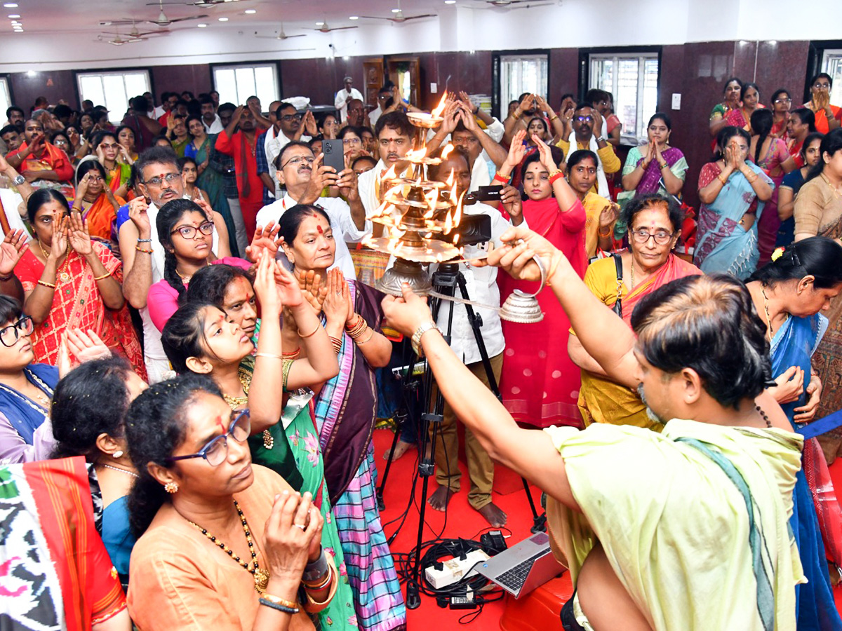 Indrakeeladri Dasara Celebrations Begin Photos11