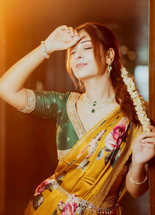 Payal Rajput Stunning Look Goes Viral11
