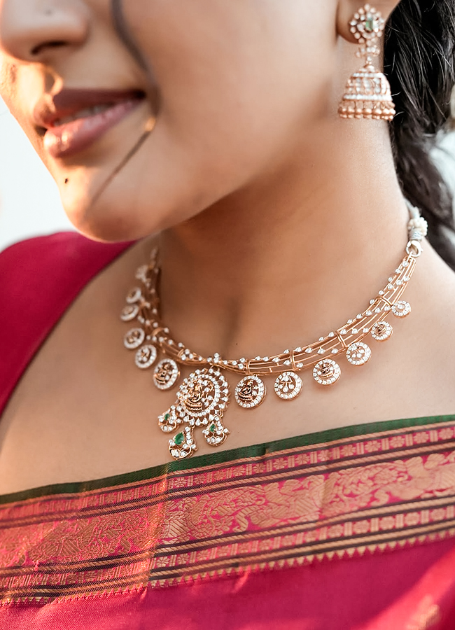 Anandhi Stuns in a Traditional Silk Saree: Photos13
